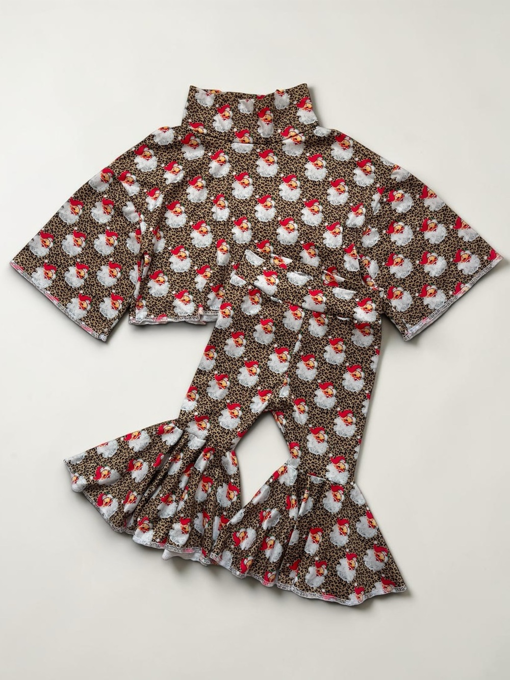 BABY B’s SOUTHERN BOUTIQUE EUC Vintage Santa Leopard Print Bell Bottom Set